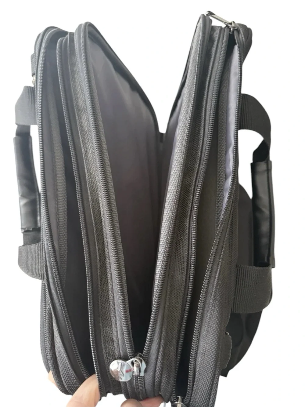 NWT Toshiba Envoy Black Laptop Shoulder Bag 14”